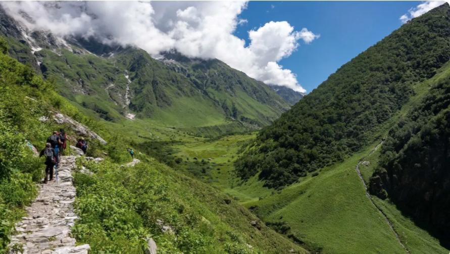 Valley of Flowers Trek- What It Gives and What It Doesn’t